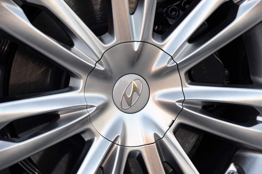  Hyundai Genesis 2012 года  (фото 34 из 73)